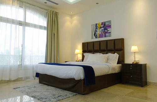 Sheikh Zayed Road Villa | Beautiful Room For Short term and Long term stay