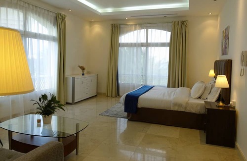 Sheikh Zayed Road Villa | Beautiful Room For Short term and Long term stay