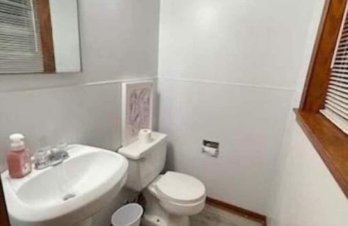 Batesville House | A Peaceful Getaway for your home away from home