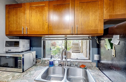 Waikoloa Condo | Inviting condo with lanai & washer/dryer - pool, golf & tennis on-site