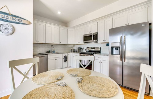 Seaside Heights Condo | Seaside Heights Condo w/ Balcony & Beach Access!