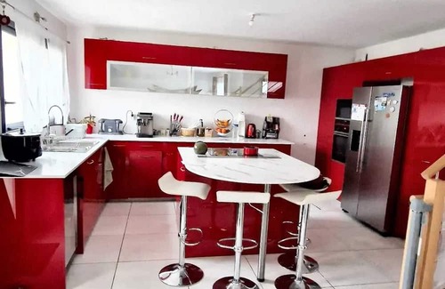 Clamart House | Homerez - Charming House in Clamart with Garden and Jacuzzi