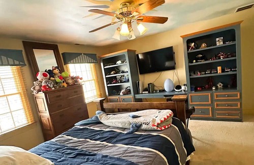 Medford House | Lakeside Getaway in Medford, NJ!