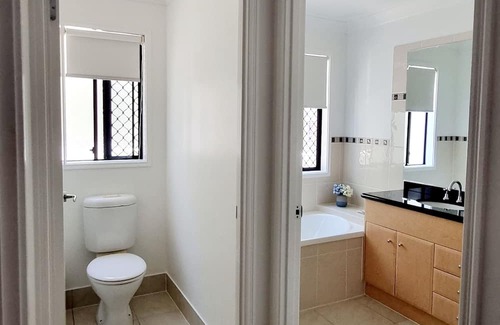 Paradise Point Villa | Cosy villa in Paradise Point only 200m from the beautiful Broadwater.