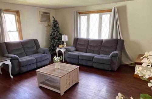 Johnstown House | Cozy duplex