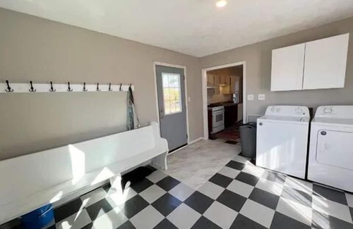 Red House Other | Freedom Lookout at Lucks Branch - a secluded getaway close to Liberty