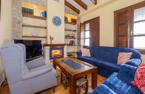 Zafarraya Cottage | Cubo's La Casa de Tita Elvira Family 16 PAX / community pool / adapted bathroom / free wifi