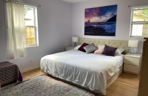 Oldsmar House | Bay Getaway-Hot Tub, Pool, Bikes by Parks & Trails, Pet-friendly