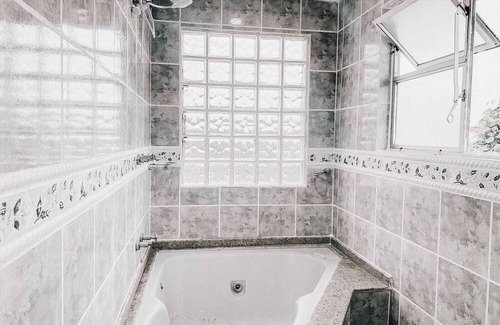 Ingleses Norte Ski Chalet | Chalé de Praia Charmoso e Aconchegante com Piscina