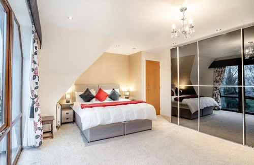 Neath Cottage | 5 bedroom accommodation in Neath