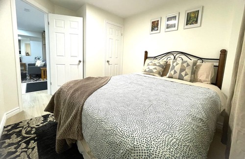 Bowmanville House | 7 mins to Darlington Provincial Park, Watson Farms & amenities! No pets/smoking.