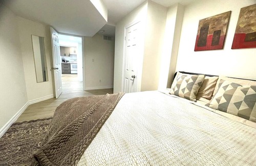 Bowmanville House | 7 mins to Darlington Provincial Park, Watson Farms & amenities! No pets/smoking.