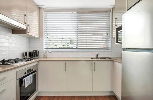 Dee Why Apartment | Seaside Escape /Private Balcony & BBQ