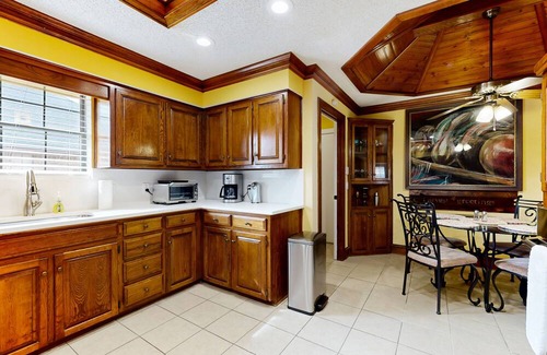 Allen House | Dog-friendly home near downtown with enclosed backyard, patio, & gas stovetop