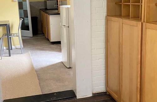 St. Margarets and North Twickenham Apartment | Lovely Studio in Twickenham