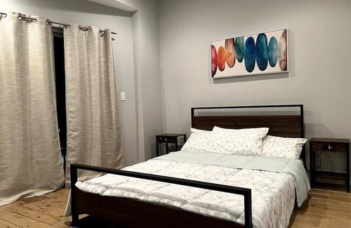 Norris Square House | Luxury 3BR/3BA with city views. 2-3 miles from all major attractions in the city