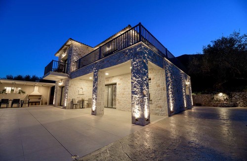 Katastari Villa | Villa del Norte - Three Bedroom Villa with Private Pool