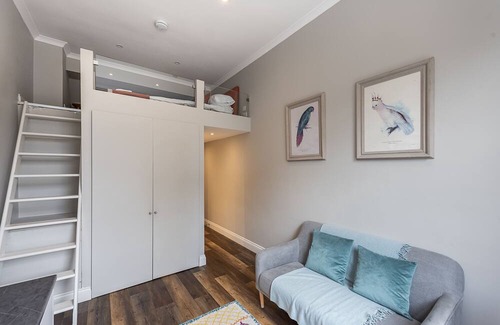 Campden Apartment | Notting Hill Studio 5 mins from Portobello Road & 10 mins from Kensington Palace