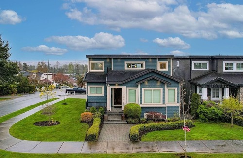 White Rock House | Spacious 6-bedroom house in delightful White Rock with fitness room, WiFi