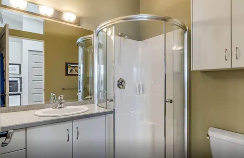 Okanagan-Similkameen Apartment | Cozy guesthouse with Osoyoos Lake view!