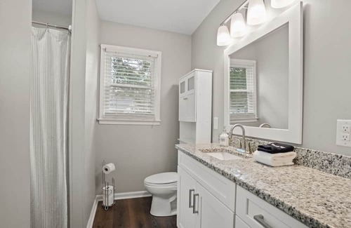 Sans Souci House | 4BR Bungalow by Swamp Rabbit: Pets and Playground