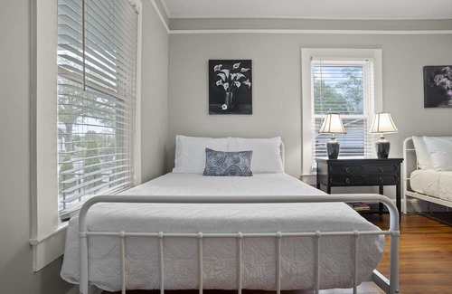 Sans Souci House | 4BR Bungalow by Swamp Rabbit: Pets and Playground