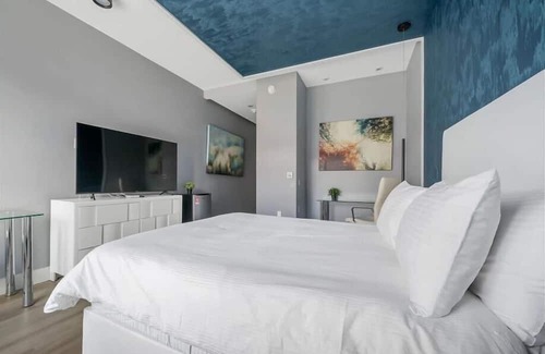 Port Morris House | Easy access to I-87 Studio Q BR | near NYC
