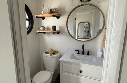 South Gate House | 10 Minutes from BWI Airport - Cozy, Aesthetic Home, kid-friendly!