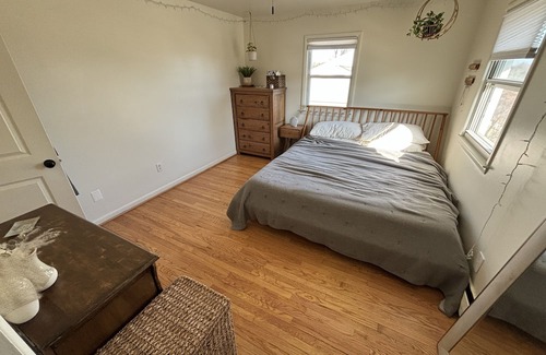 South Gate House | 10 Minutes from BWI Airport - Cozy, Aesthetic Home, kid-friendly!