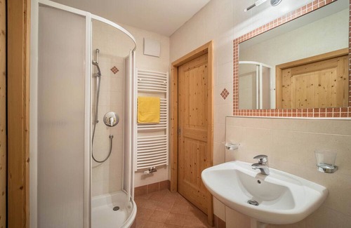 Villabassa Apartment | Apartment 'Stauderhof 4' with Mountain View, Shared Garden