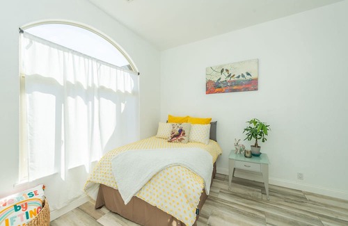 Columbia House | Sprawling Fresh Modern Italian decor with Grande Piano ensure a lovely stay.