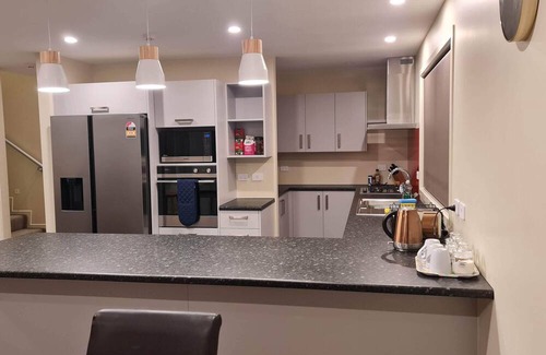 Palmerston North House | El Beracca Retreat - A Home away from home.