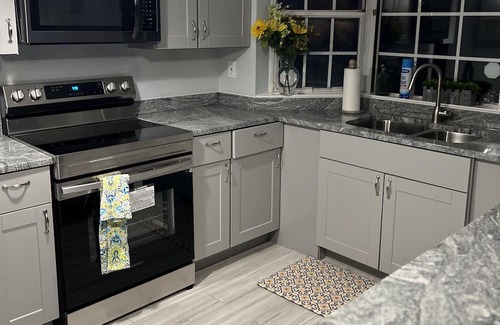 Rosaryville House | NEWLY Renovated! Claire's Corner in Cheltenham!