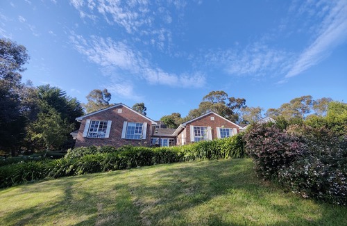 Lower Plenty House | Spectacular Acre Venue with Stunning Views