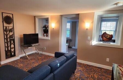 South Lima Apartment | Country Mansion Kozy & Quiet Get Away - Conesus