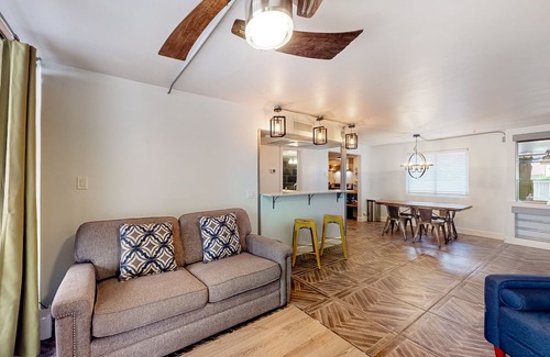 South Scottsdale Condo | Dog-friendly condo near the heart of Scottsdale with pool, hot tub & gym