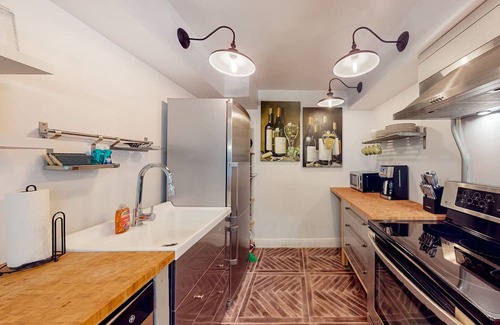 South Scottsdale Condo | Dog-friendly condo near the heart of Scottsdale with pool, hot tub & gym