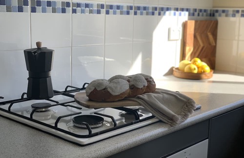 Spencer Park House | A centrally located cosy home. Close to beaches, shops and local attractions.