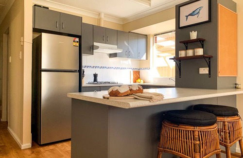 Spencer Park House | A centrally located cosy home. Close to beaches, shops and local attractions.