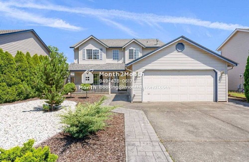 Vancouver House | Spacious home on SE 171ST #41784