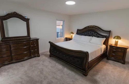 London House | Spacious Dream Home for You and Yours