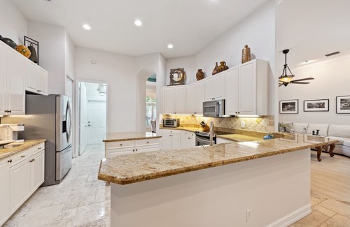 North Naples House | Spacious Luxury Furnished Pool Home Minutes to Beach Shopping Restaurants