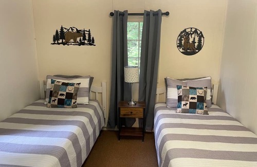 Remer Cabin | The Lakeshore Lookout