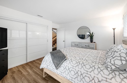 The Strand House | NEWLY RENOVATED HOME - Available August 2024 - 2 BLOCKS TO BEACH!