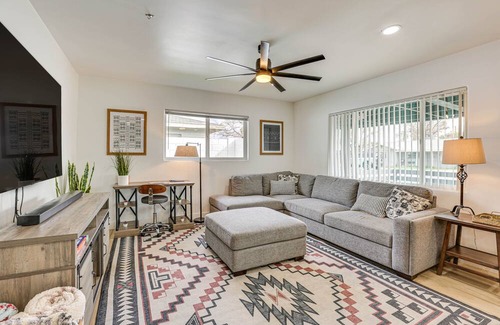 Camelback East House | Phoenix Home: Pool, Hot Tub, Putting Green + More!