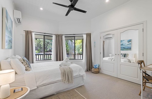 Cooroibah House | NEW | feature packed haven on 2 acres; swim up bar pool, fire pit, games room