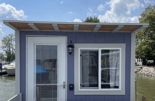 Sandusky Boat Rental | Night Owl @ SoLSTAY Marina