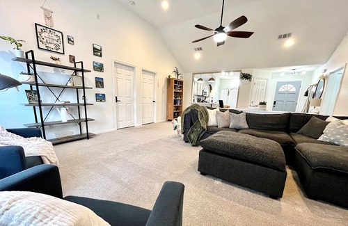 League City House | Cozy, Clean & Private Room in League City