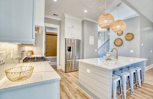 Prosperity House | Shoreview Oasis at Lake Murray