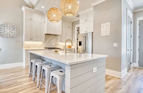 Prosperity House | Shoreview Oasis at Lake Murray